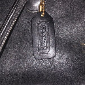 The classy elegant messenger bag for everything